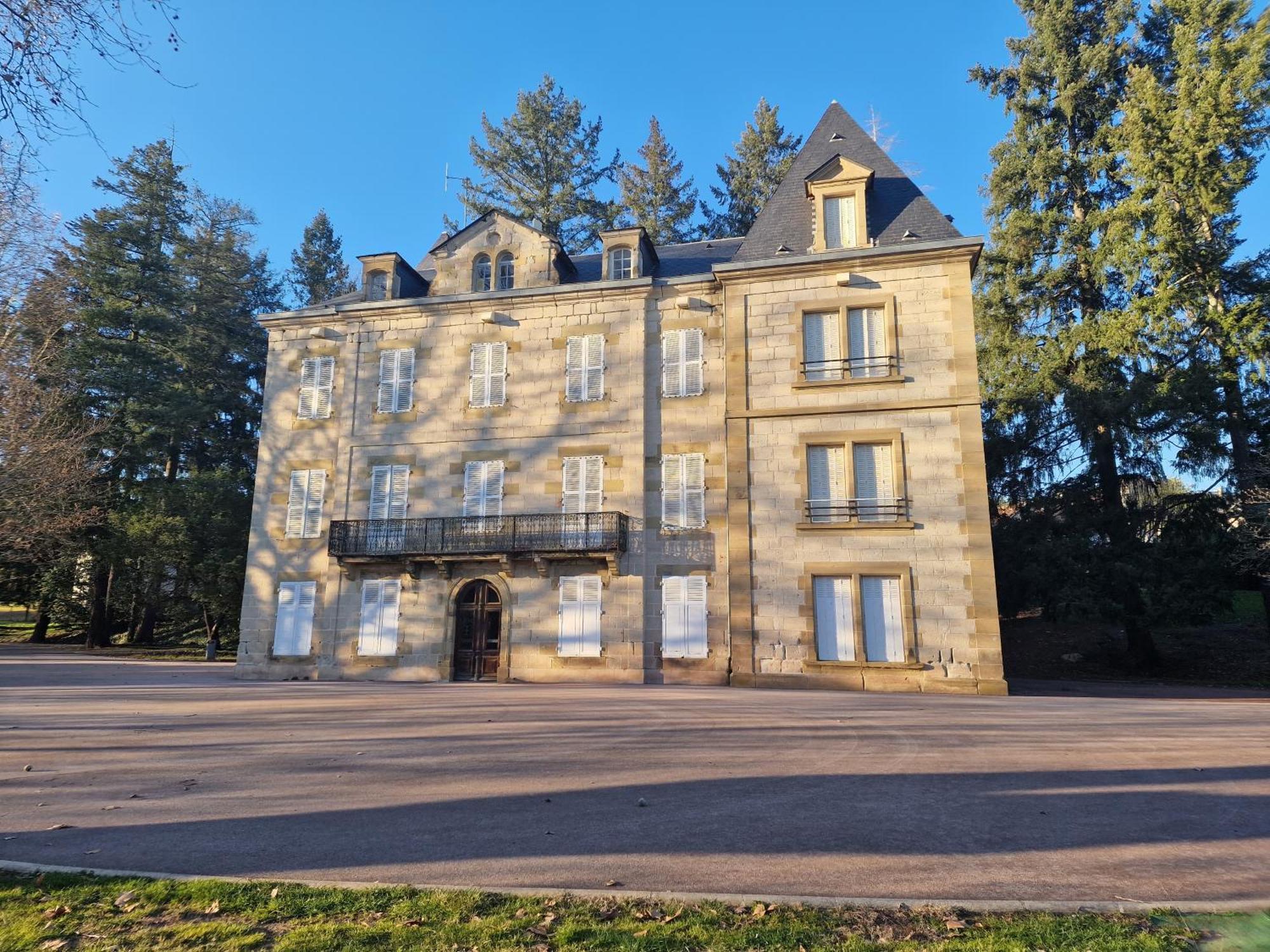 Chateau De Serignac Apartment Malemort Luaran gambar