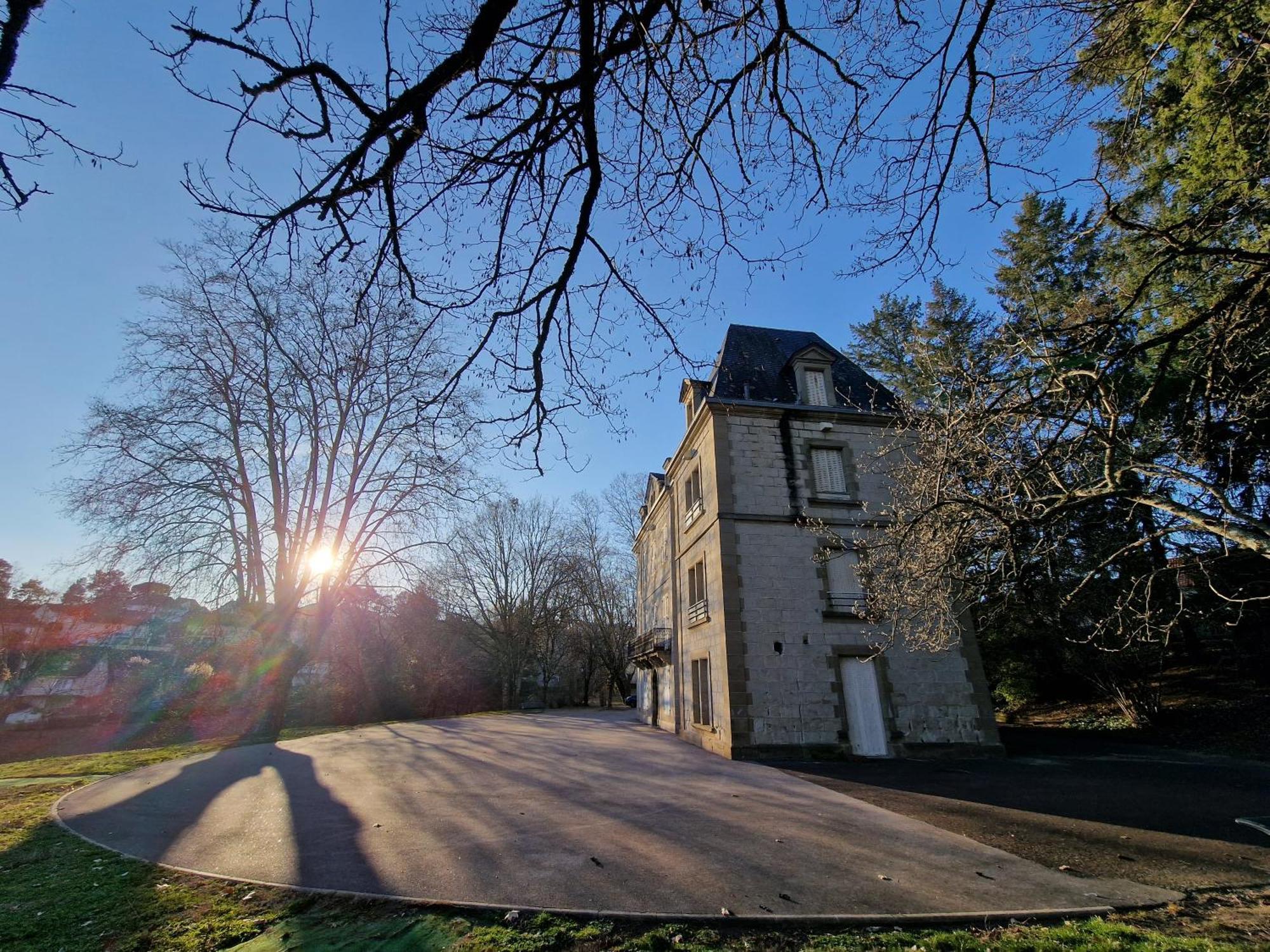 Chateau De Serignac Apartment Malemort Luaran gambar